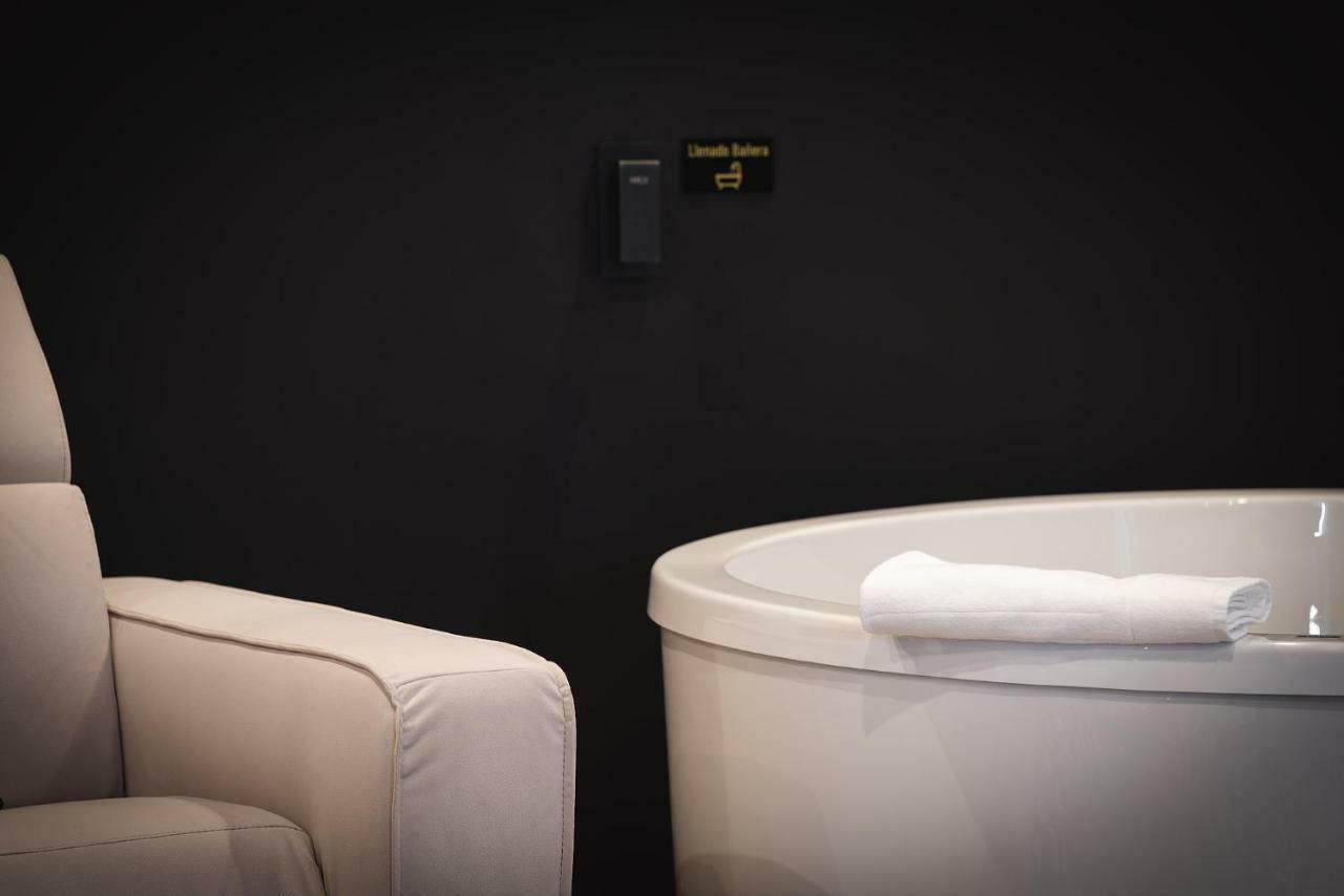 Suite 1907 Oviedo Low Cost Luaran gambar